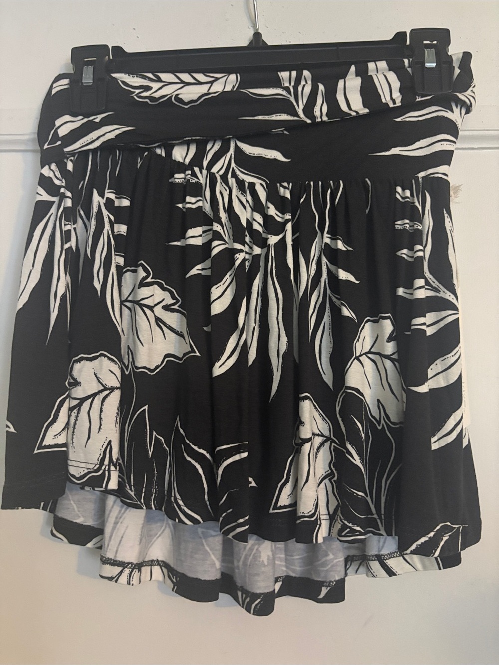 Ocean Drive Black and White Floral Skater Skirt